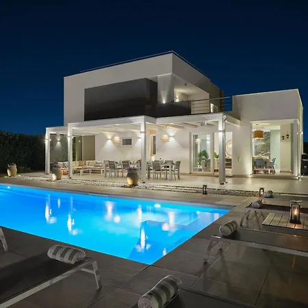 וילה Sariva Casesicule - Heated Pool, At 50 M איספיקה