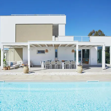 Sariva Casesicule - Heated Pool, At 50 M וילה *