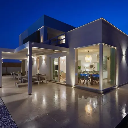 Sariva Casesicule - Heated Pool, At 50 M Villa *