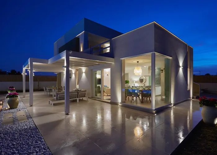 Sariva Casesicule - Heated Pool, At 50 M Villa *