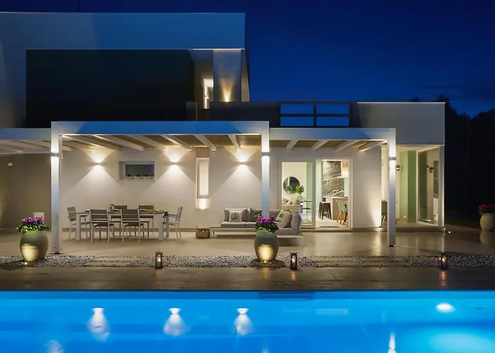 Villa Sariva Casesicule - Heated Pool, At 50 M *